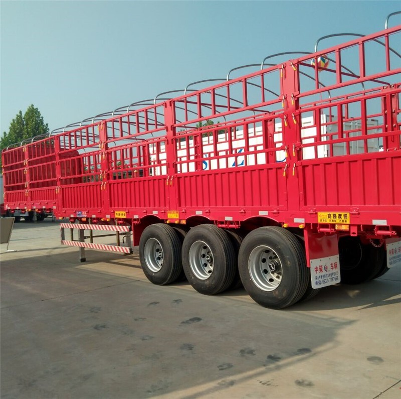 Грузовой полуприцеп