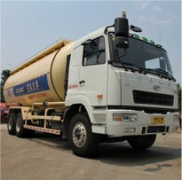Автоцистерна с цементом